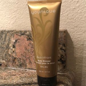 Malibu beachfront bronzer